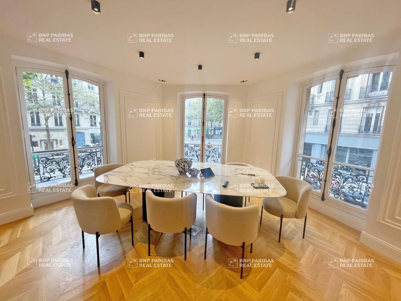 170 m² pour ce bureaux en vente à Paris