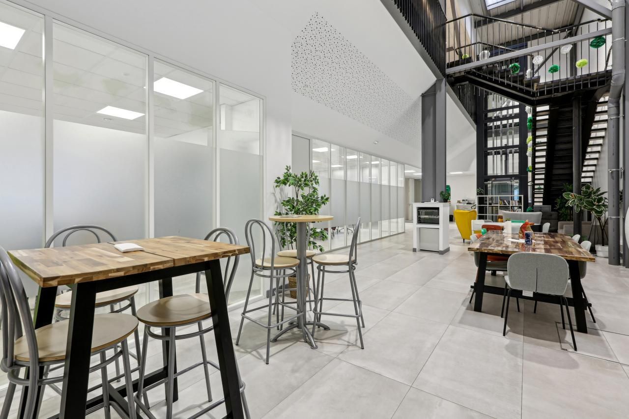 7106.67 m² pour ce pme-pmi en location à Vaux-le-pénil