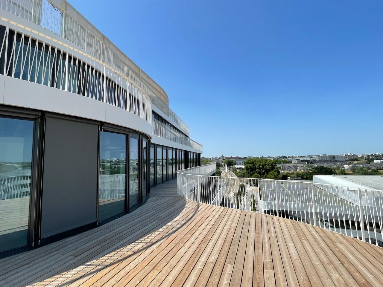 913.51 m² pour ce bureaux en location à Angers