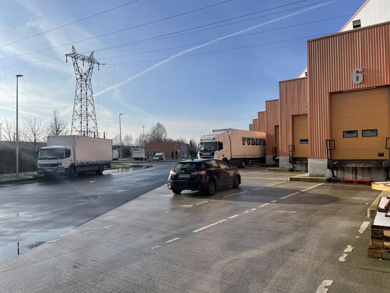 Location PME-PMI 1312 m² divisibles 91830 Le coudray-montceaux