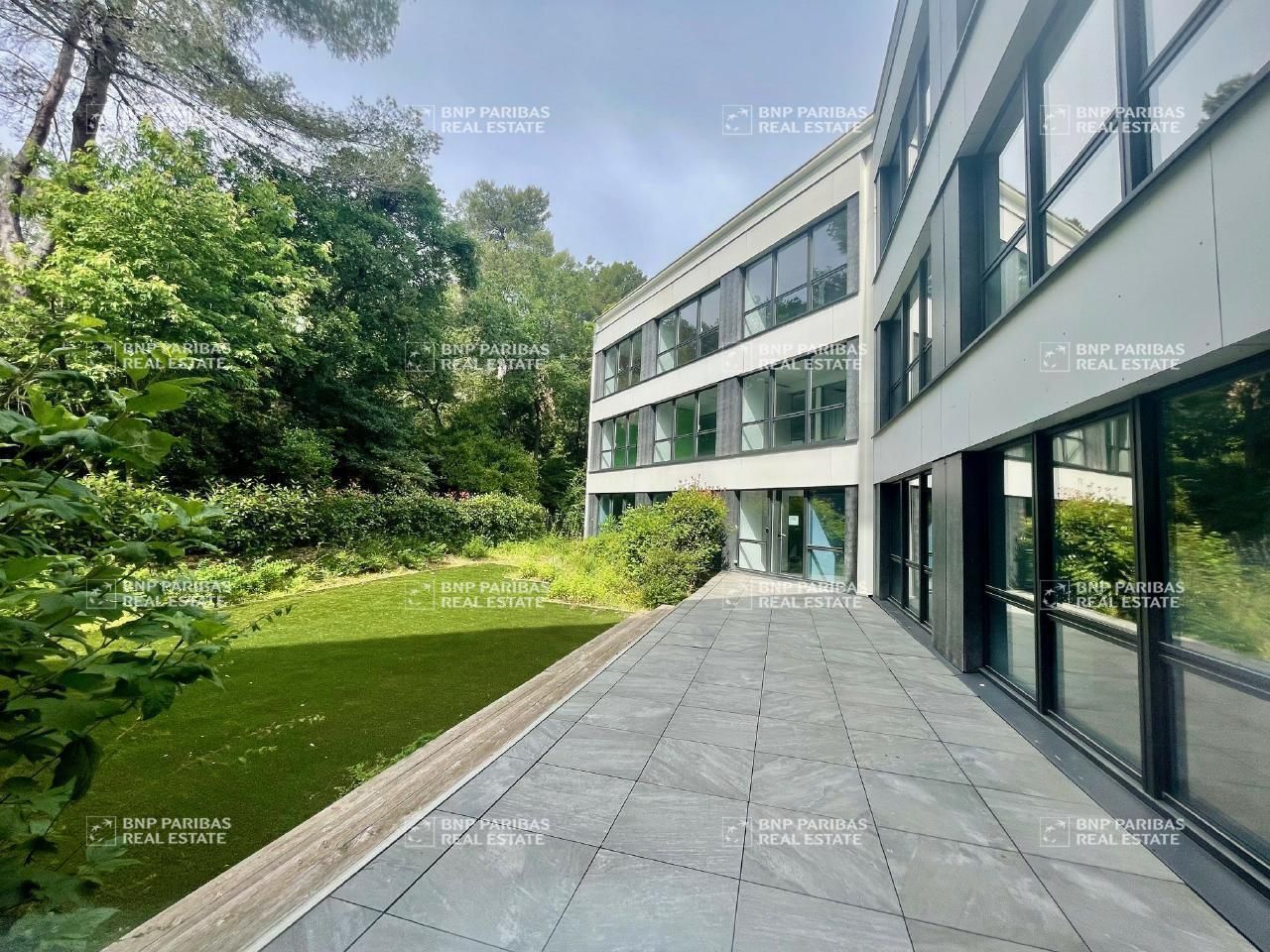 Location Bureaux 1899.2 m² non divisibles 06410 Biot