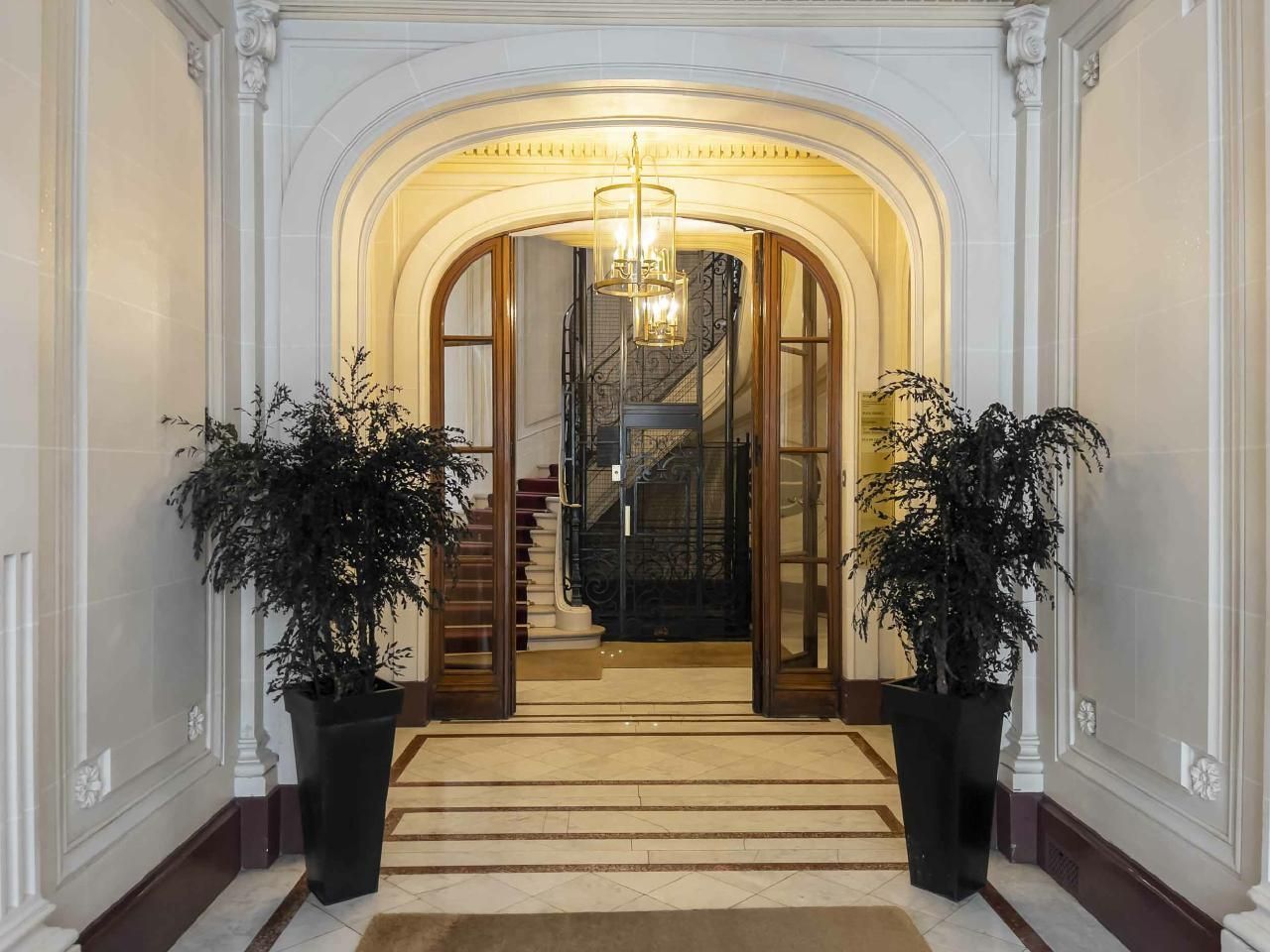 Location bureaux à Paris 75008