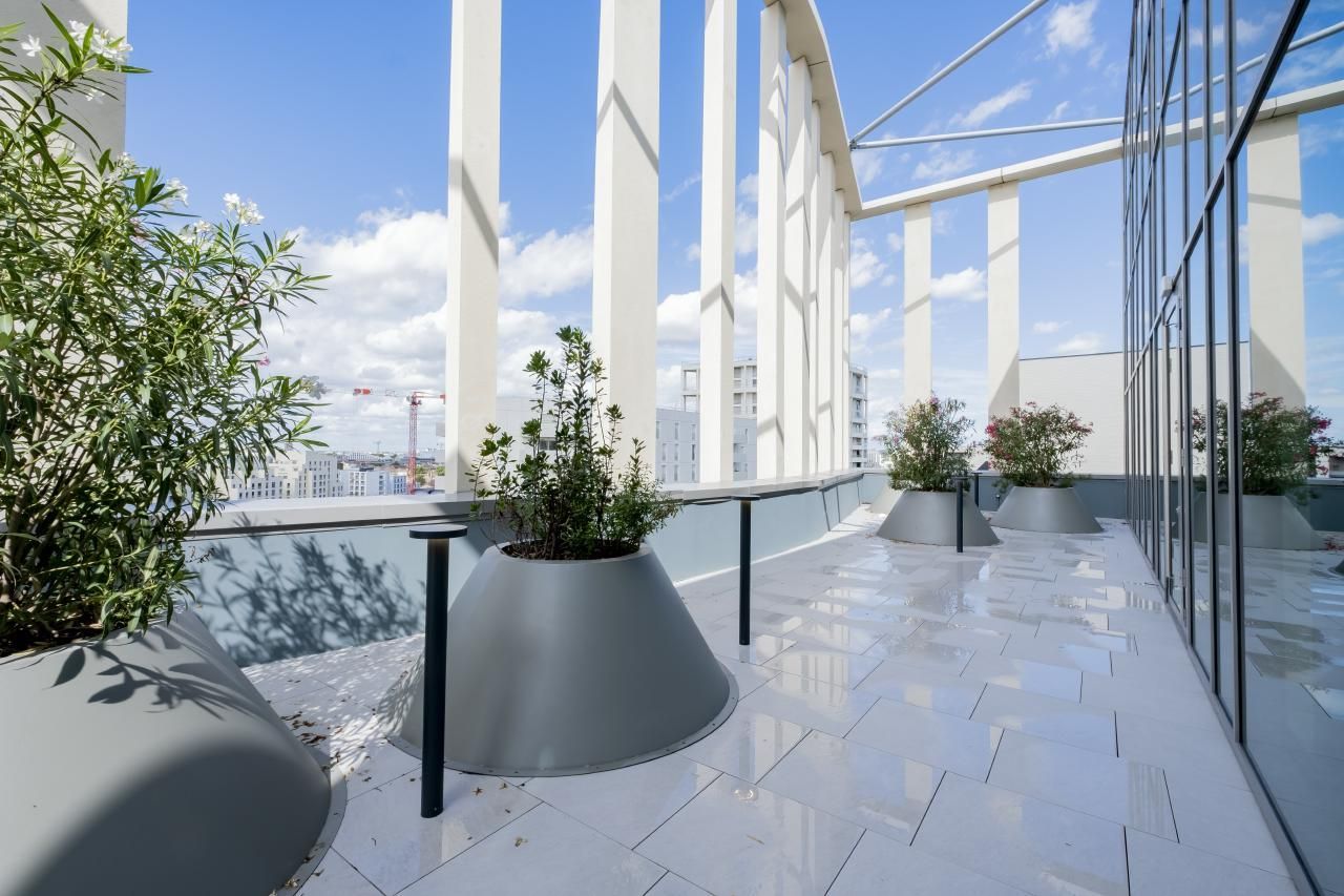 3709.48 m² pour ce bureaux en location à Bordeaux