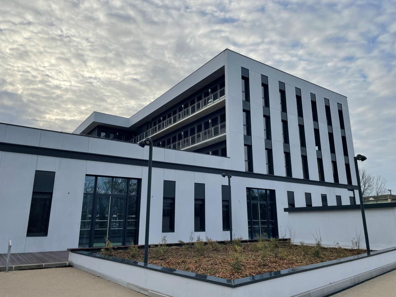 406.87 m² pour ce bureaux en location à Ferney-voltaire