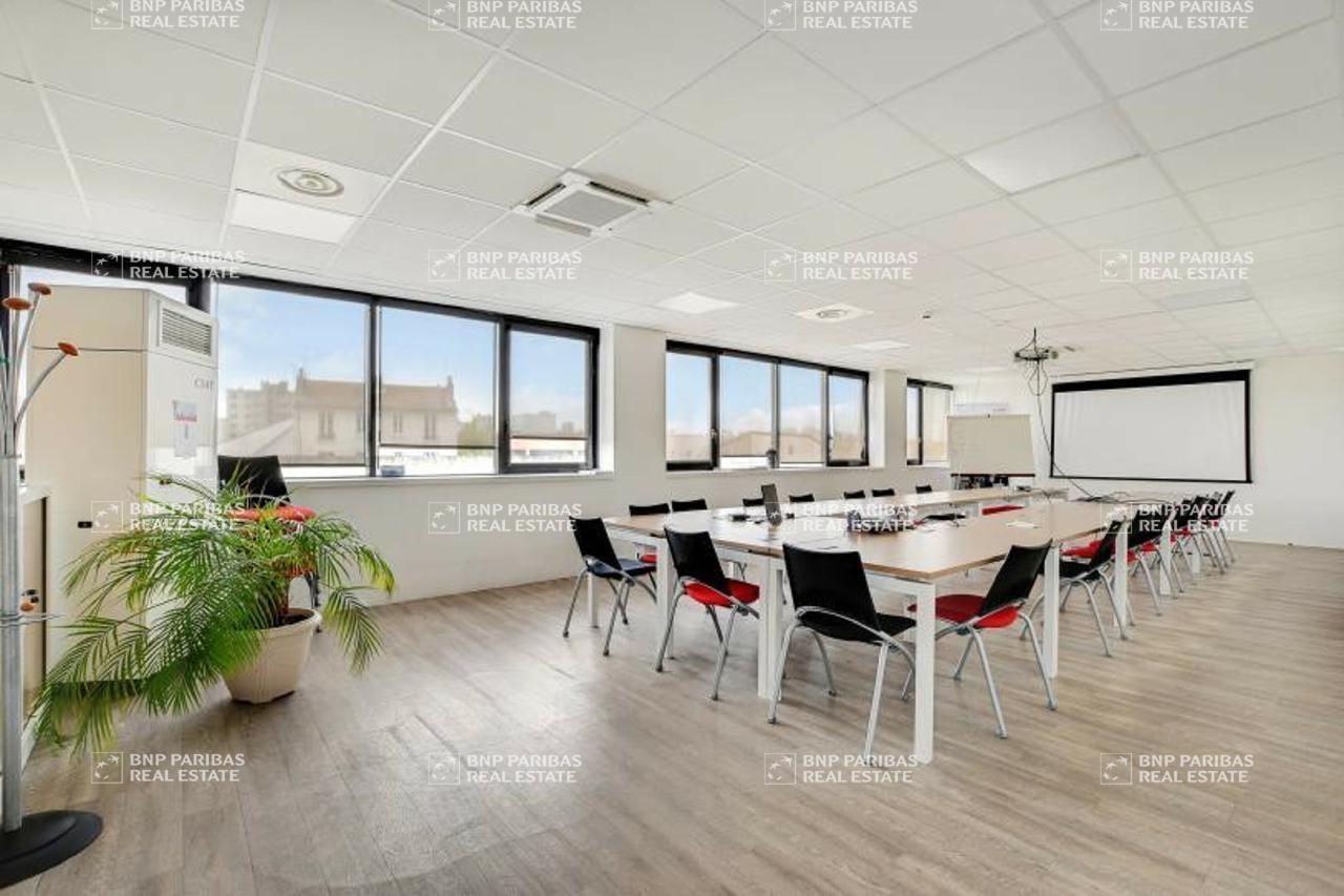 856 m² pour ce bureaux en vente à Gentilly
