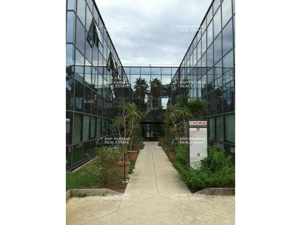 290 m² pour ce bureaux en location à Antibes