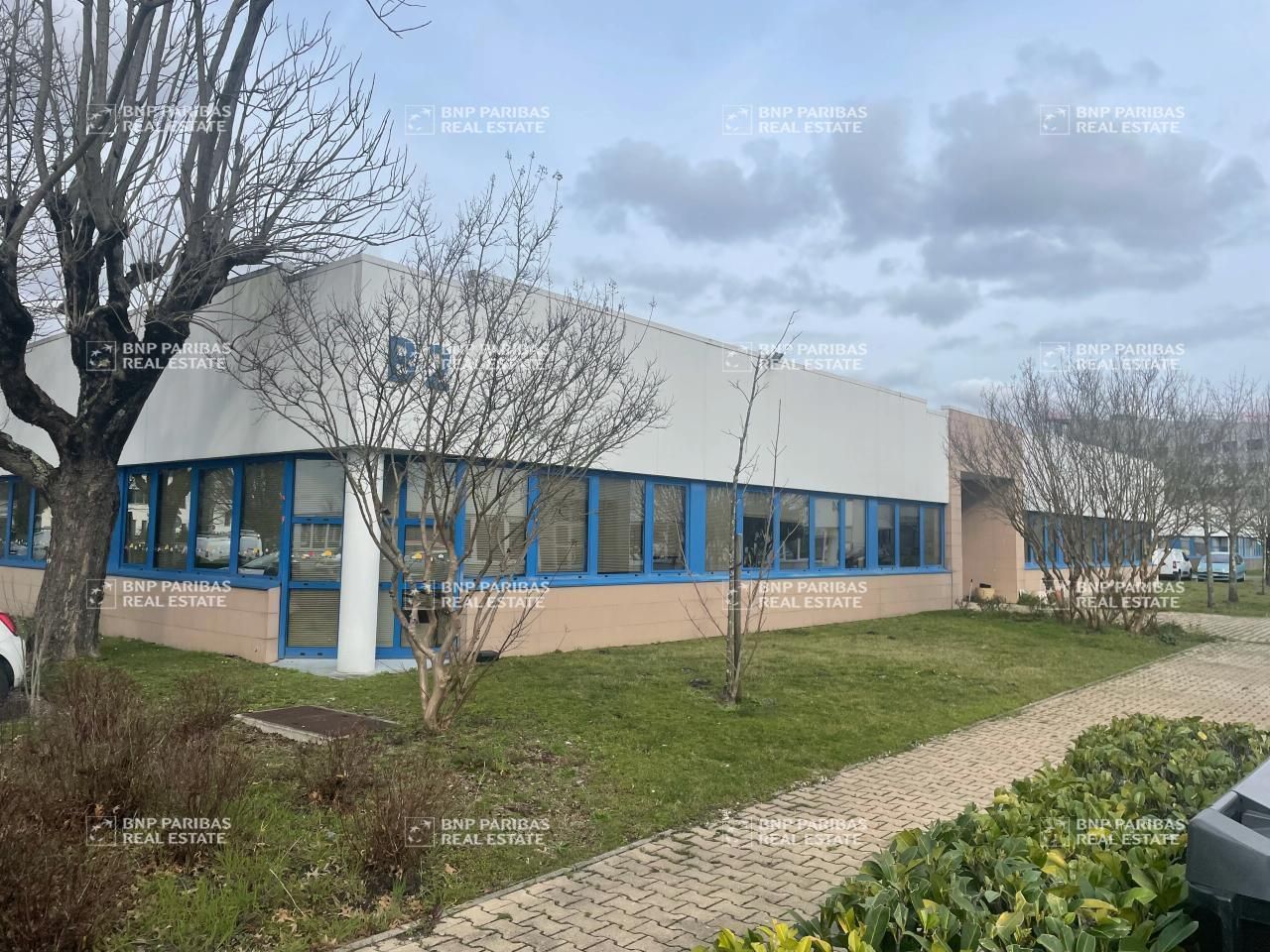 290 m² pour ce bureaux en location à Mérignac