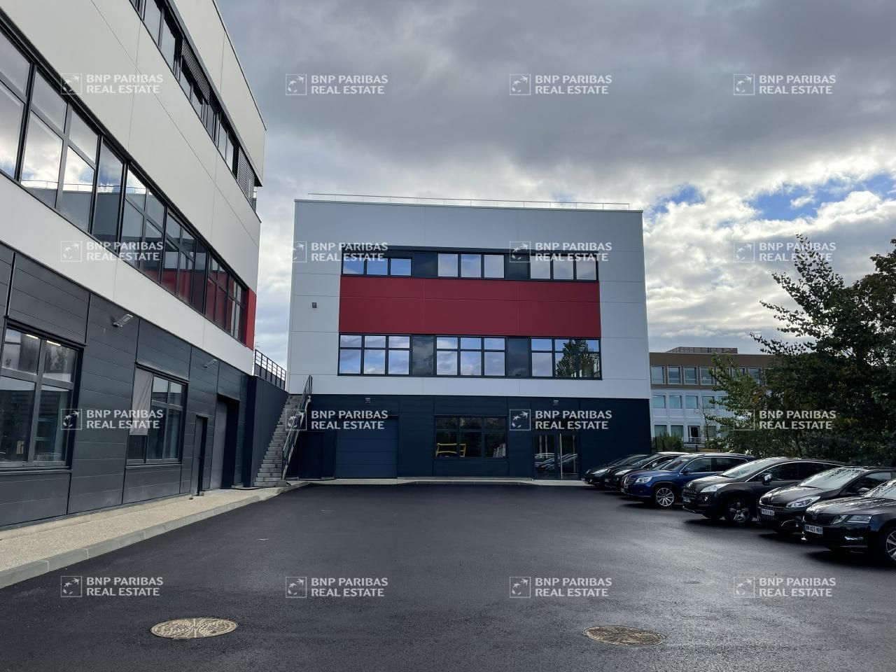 3181 m² pour ce activité en location à Dardilly