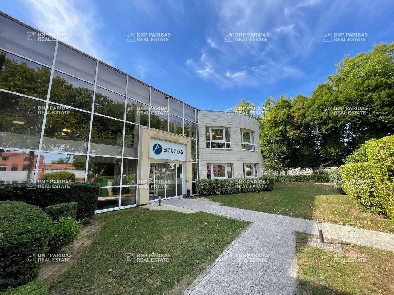 1549 m² pour ce bureaux en location à Roubaix