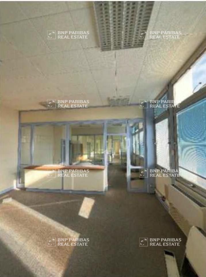8300 m² pour cetentrepôts classe c en vente à Valence