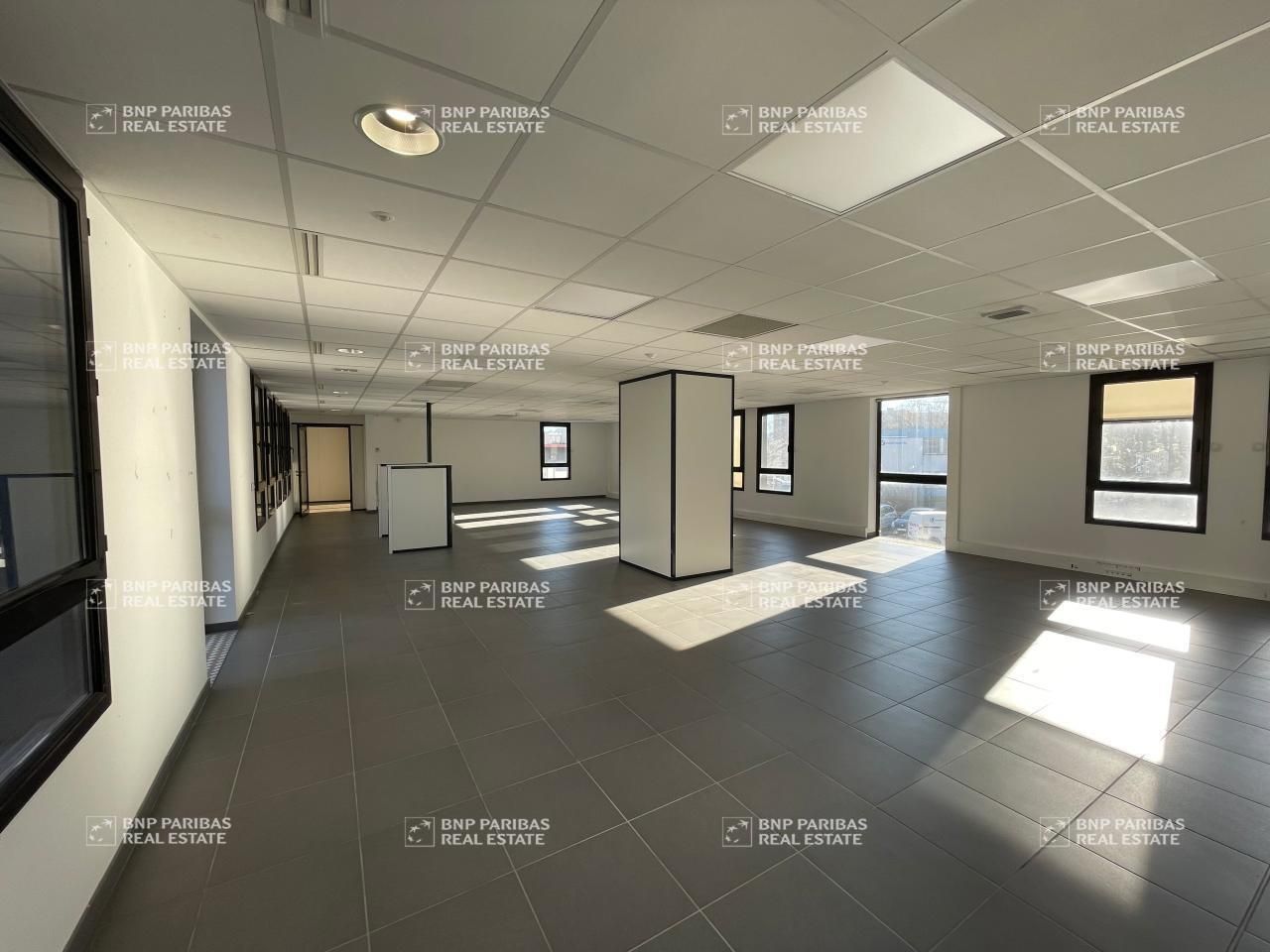 Location Bureaux 1134 m² divisibles 38360 Sassenage