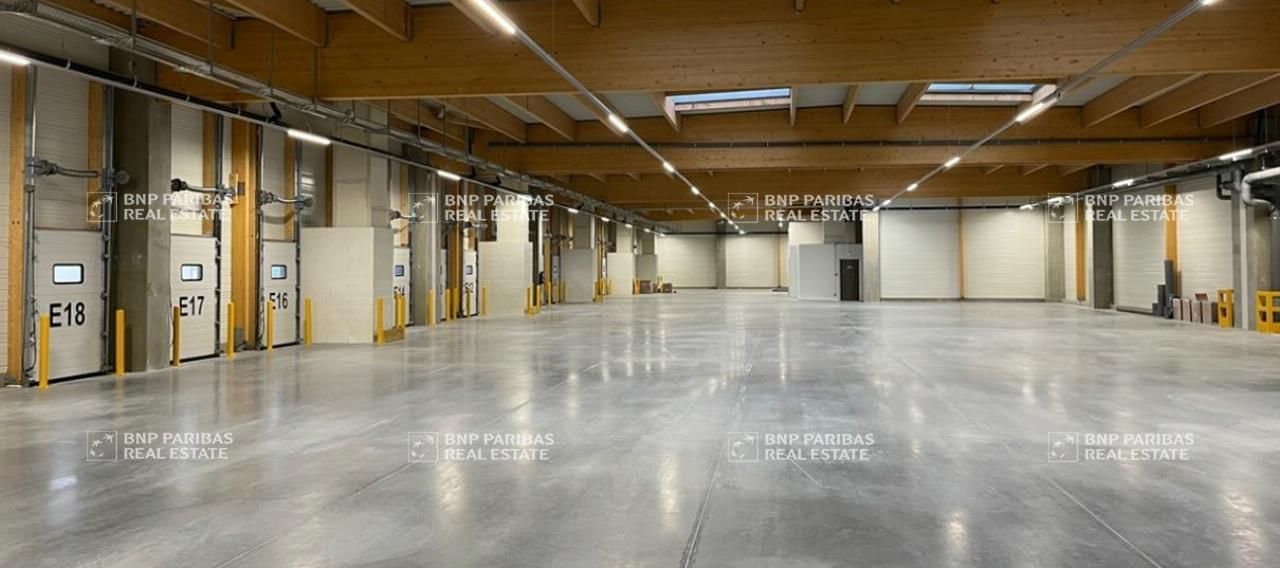 5402.9 m² pour cetentrepôts classe c en vente à Corbas