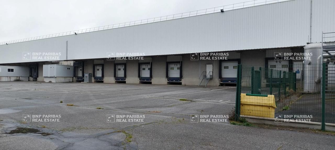 17458 m² pour cetentrepôts classe a en location à Saint-gérand-croixanvec