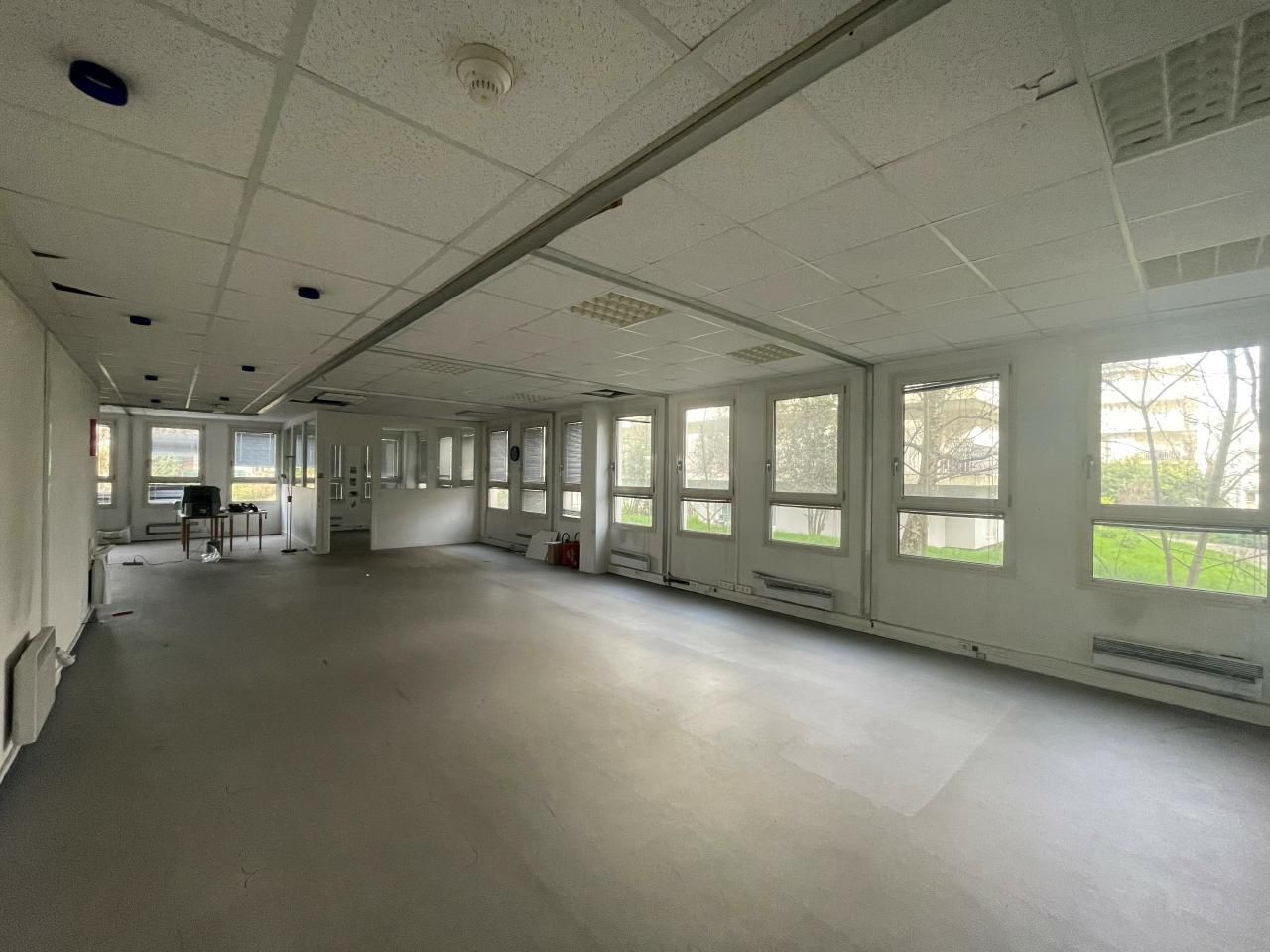 310 m² pour ce activité en vente à Sèvres