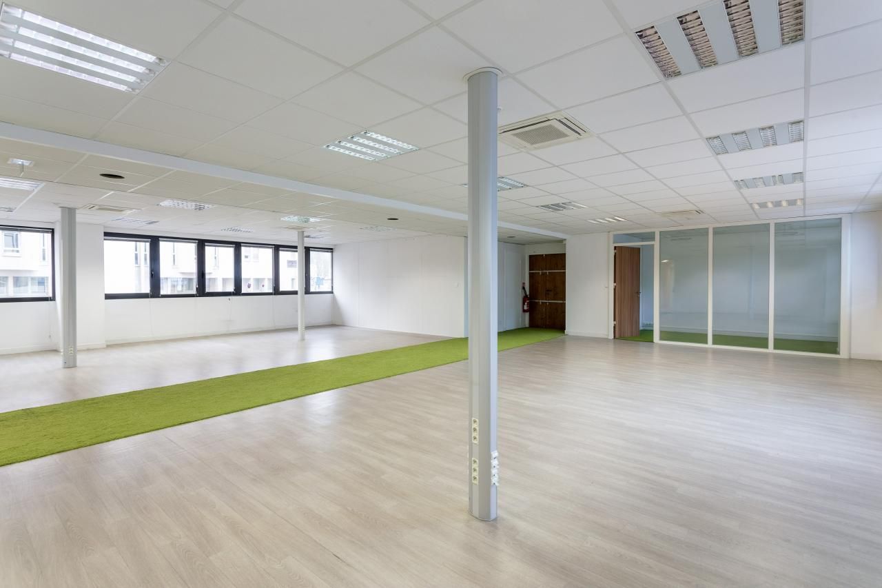 Location Bureaux 787 m² divisibles 93500 Pantin
