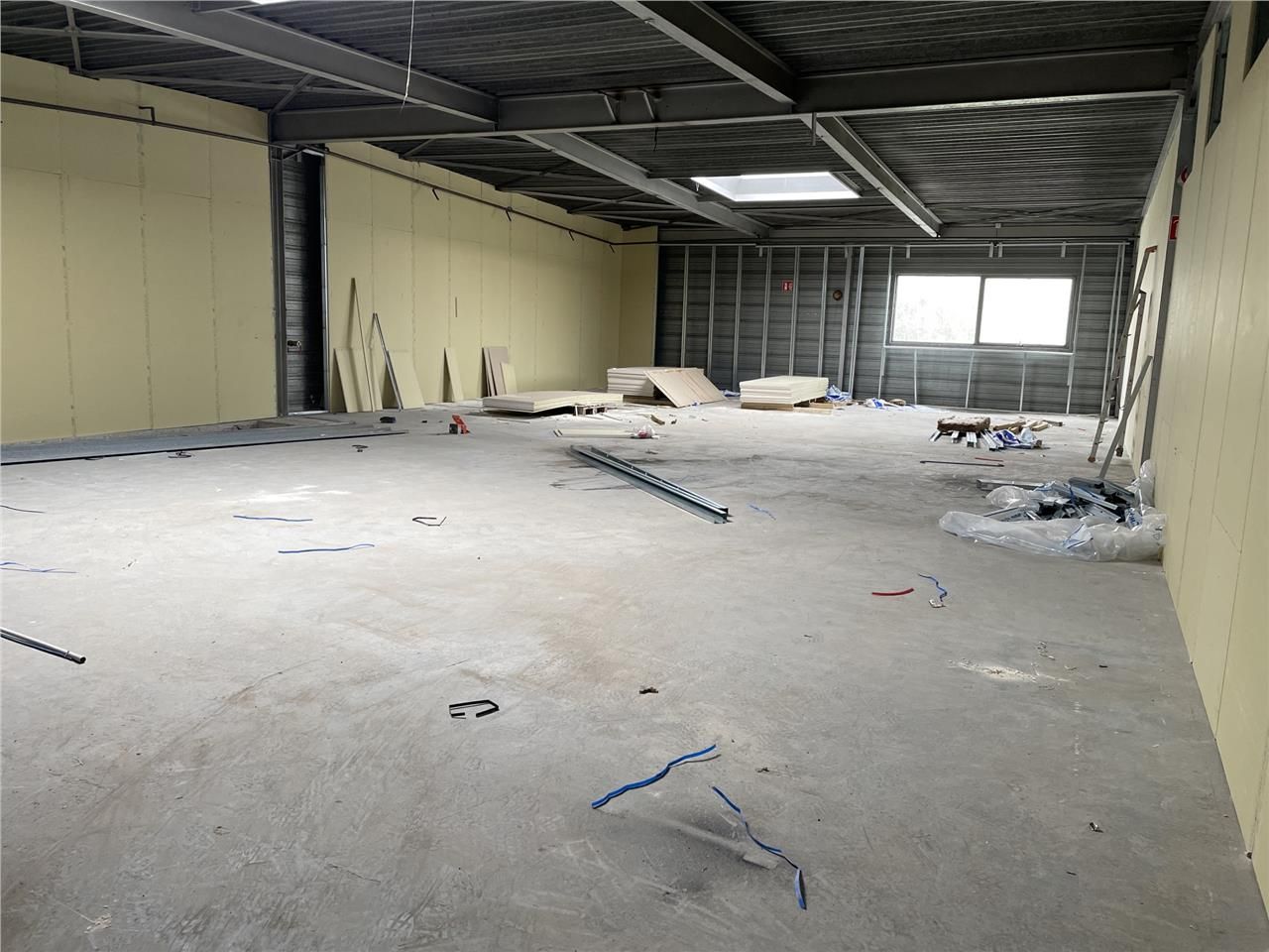 A vendre - Plusieurs locaux d'activité mixtes - L