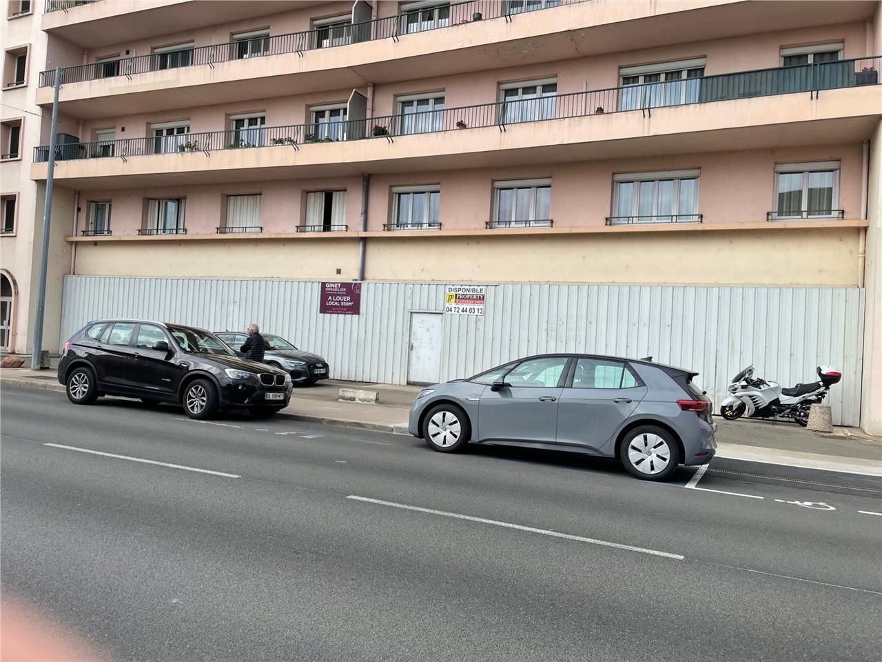 BAISSE DE PRIX A vendre : Local commercial de 550