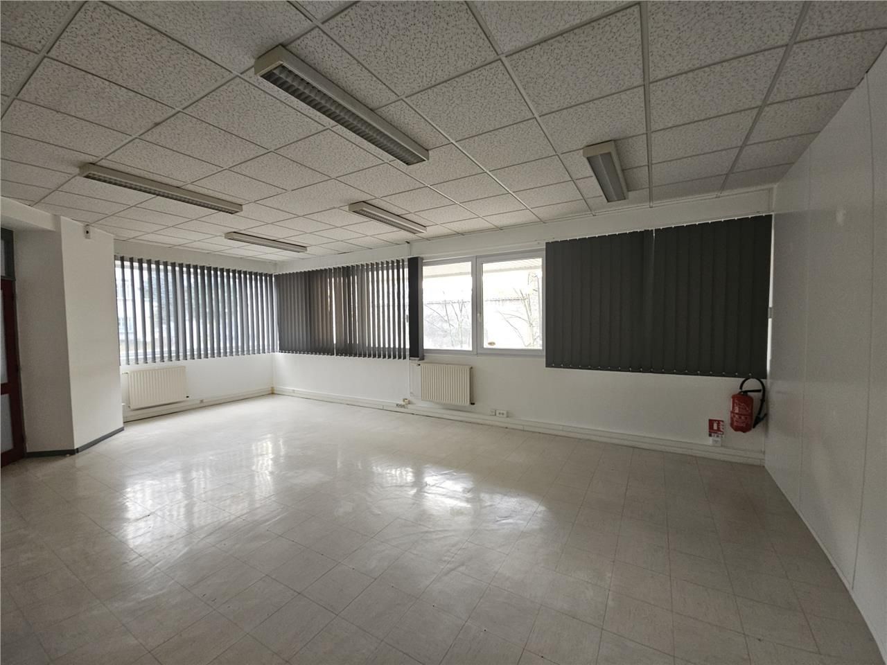 À Louer 320 m² de bureaux, à deux pas du centre-v