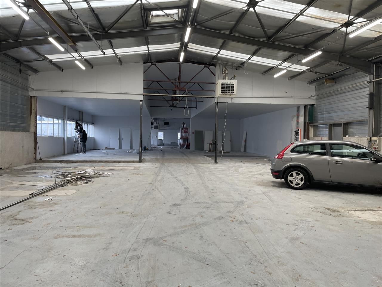 A vendre - Local d'activité sur terrain clos et e