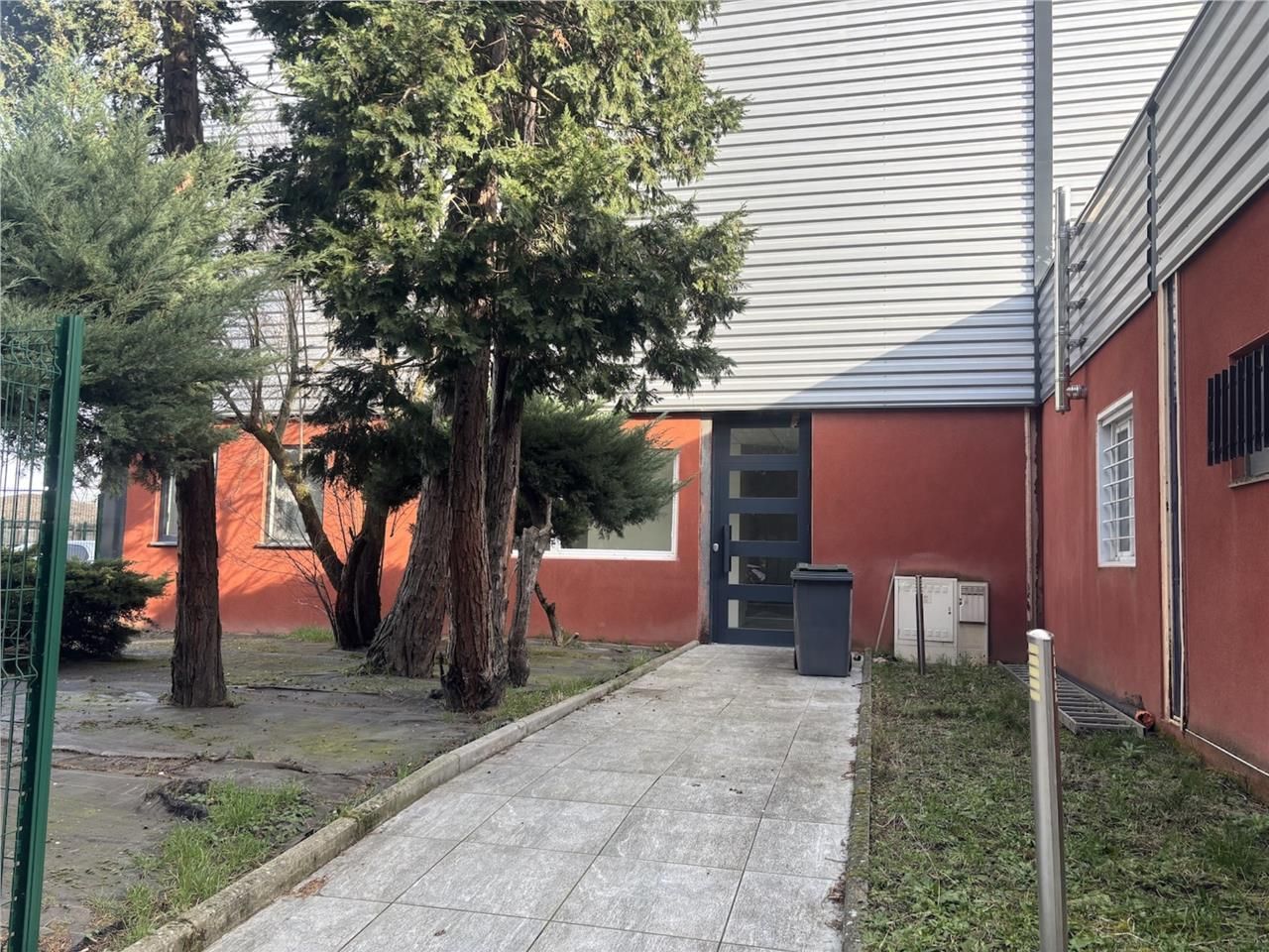 À LOUER : 1 bureau indépendant et sécurisé de 21 