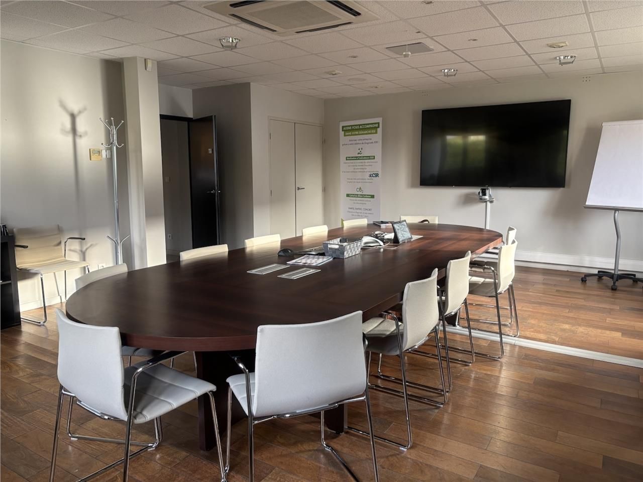 À VENDRE : Un immeuble de bureaux en R+1 bâtiment