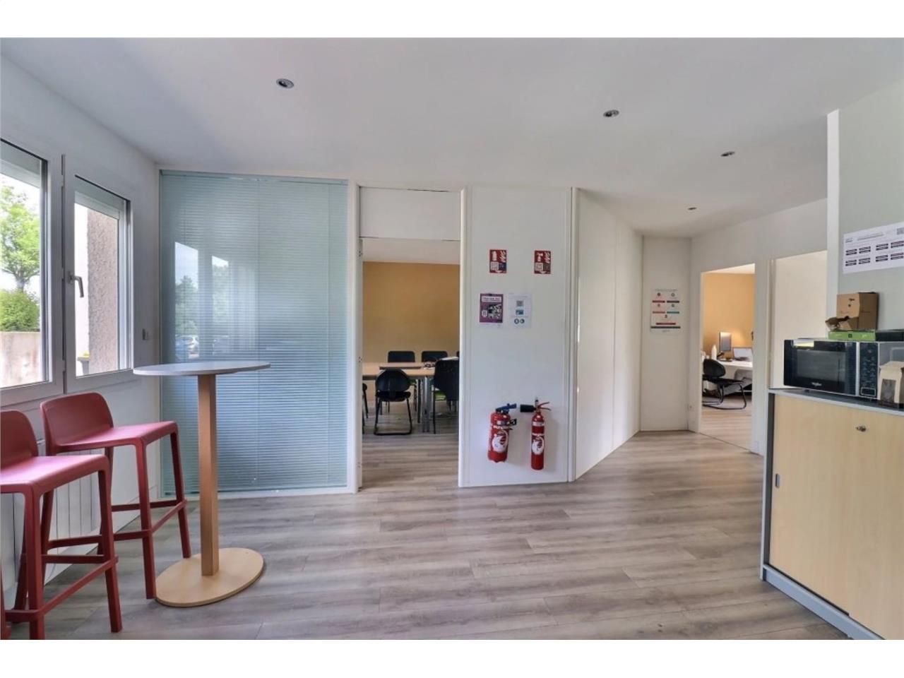 À LOUER : Bureaux de 81 m² au sein d'un bâtiment 