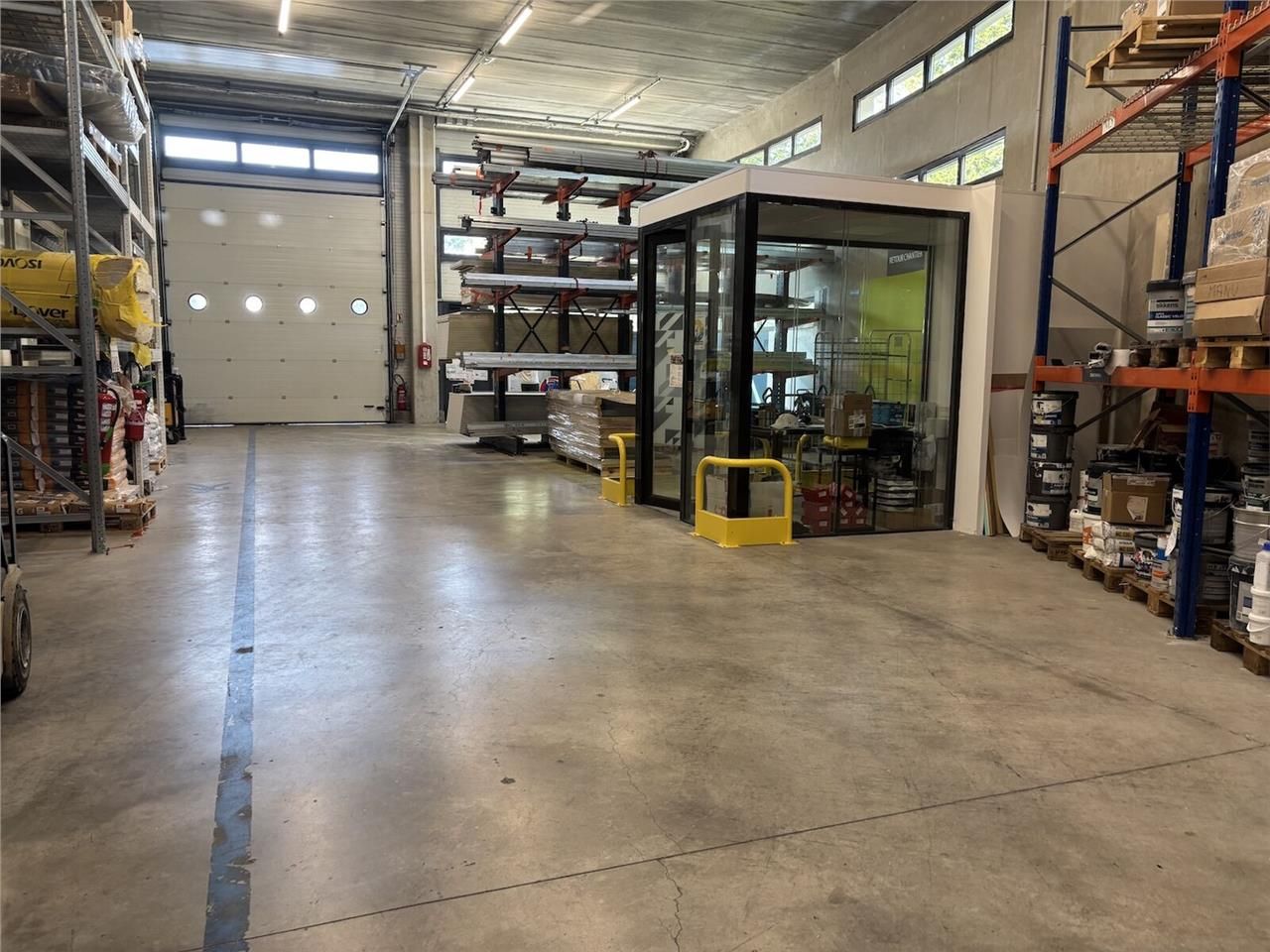 À VENDRE : Bâtiment d'activité de 1 565 m²  sur t