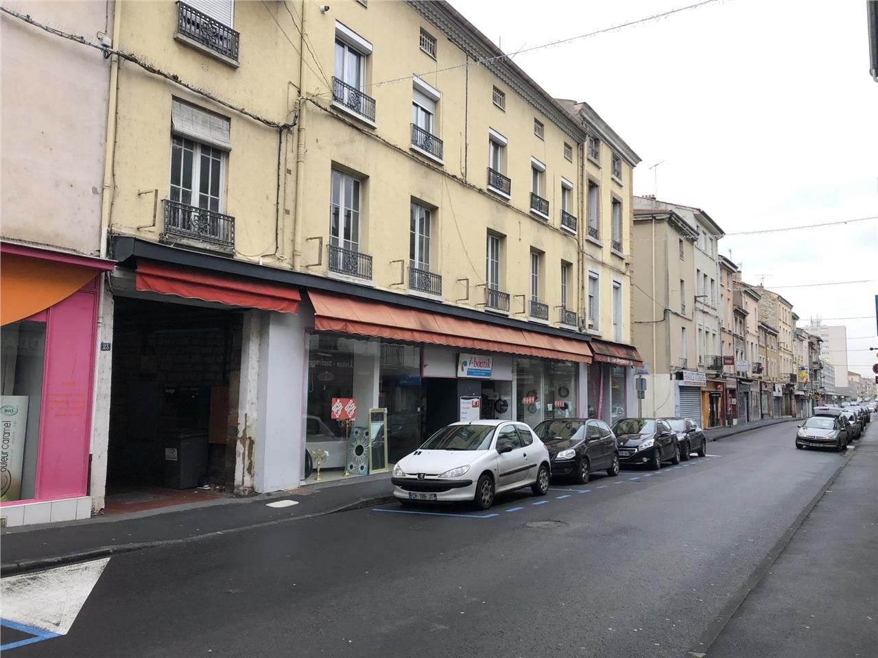 A louer Rive de Gier Centre Ville Rez-de-chaussée