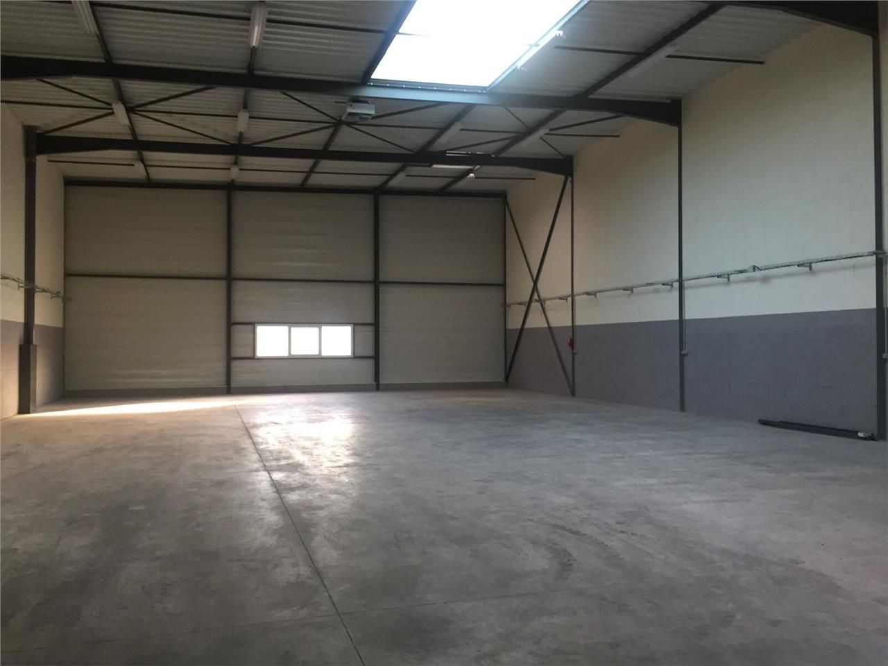 À LOUER : Local d'activité de 335 m² au sein d'un