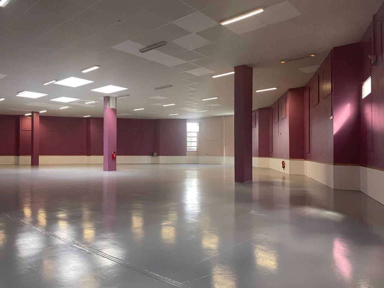 4383 m² pour ce pme-pmi en location à Saint-denis