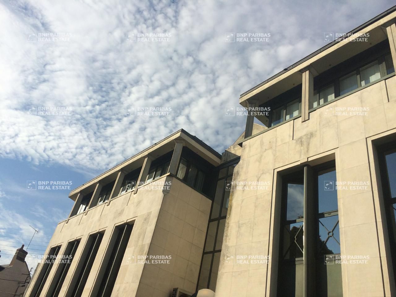 64 m² pour ce bureaux en location à Orléans