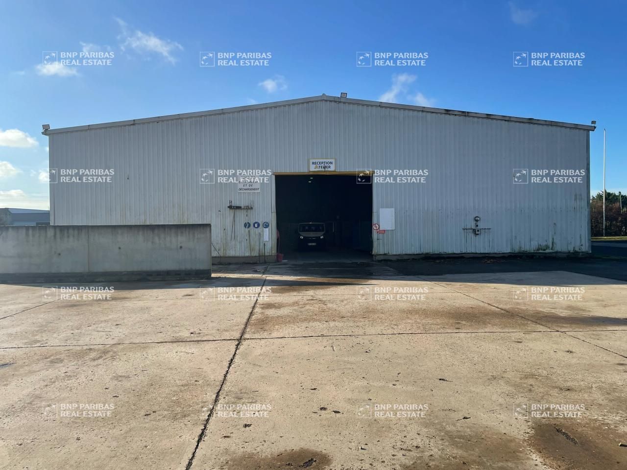 659 m² pour ce activité en location à Peltre