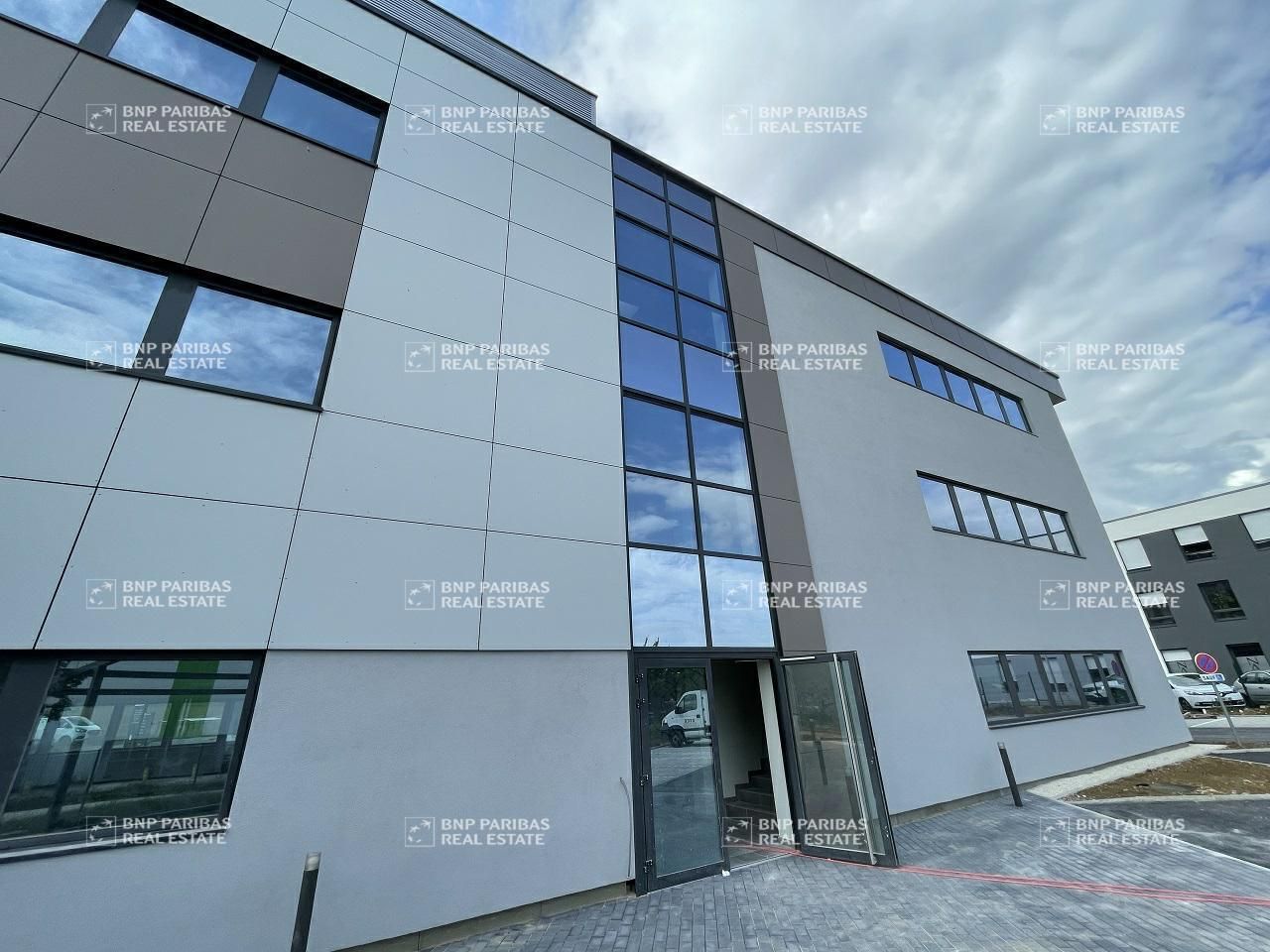 Location Bureaux 895.66 m² non divisibles 21121 Fontaine-lès-dijon