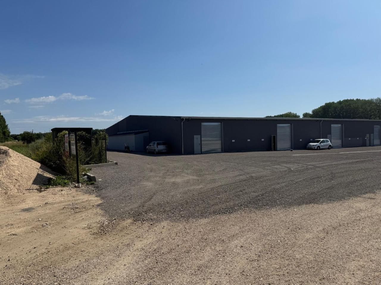 Location PME-PMI 4800 m² divisibles 27620 Gasny