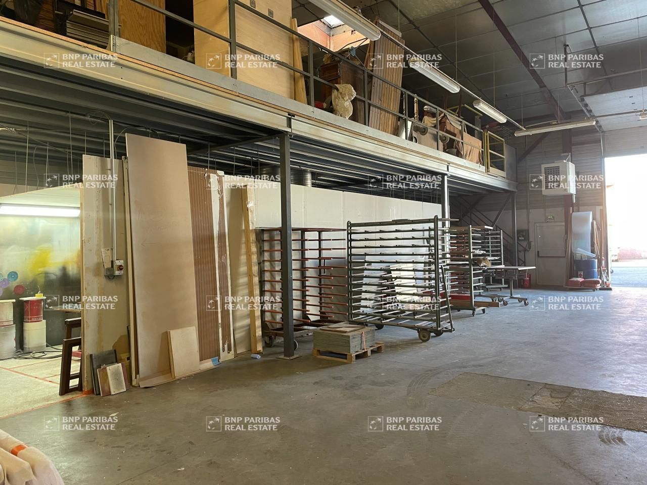 398 m² pour ce activité en location à Vaulx-en-velin