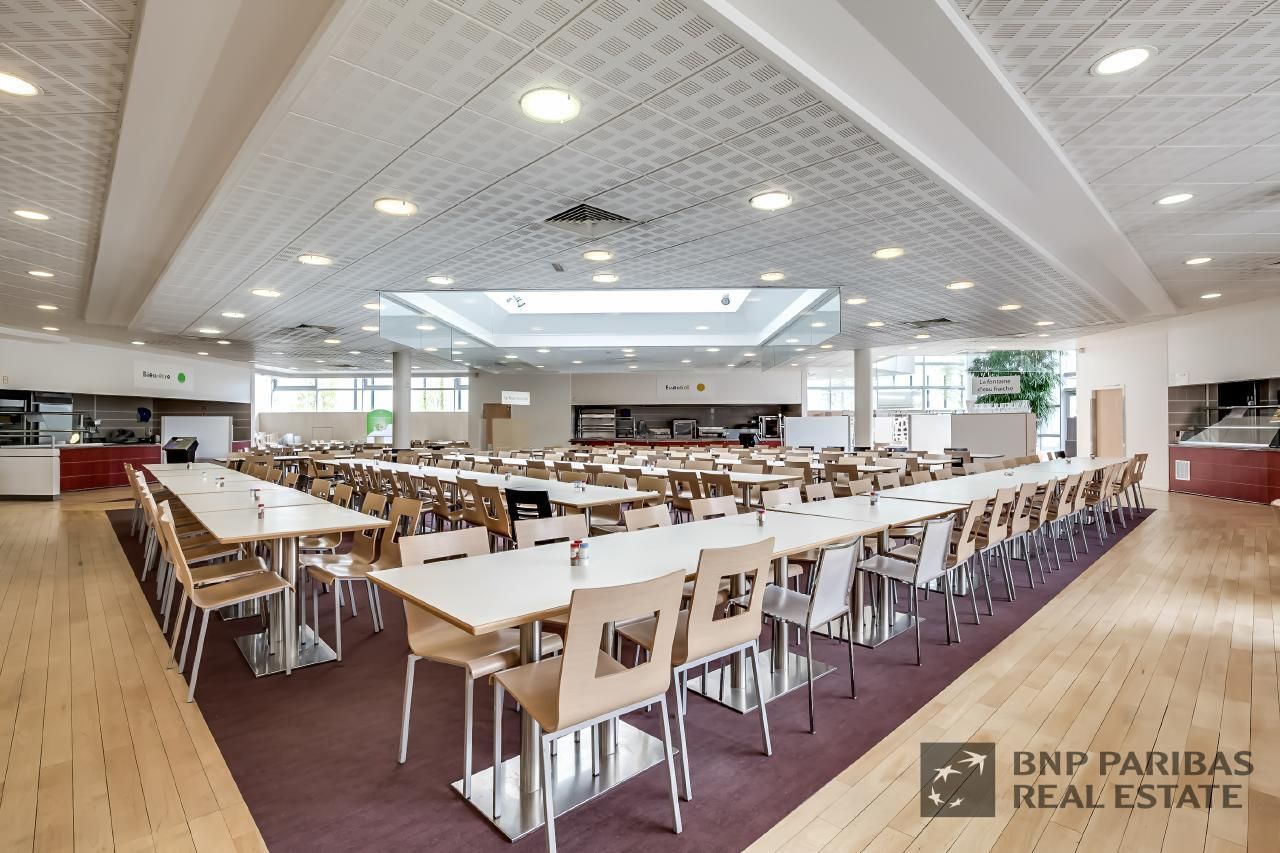 461.2 m² pour ce bureaux en location à Massy