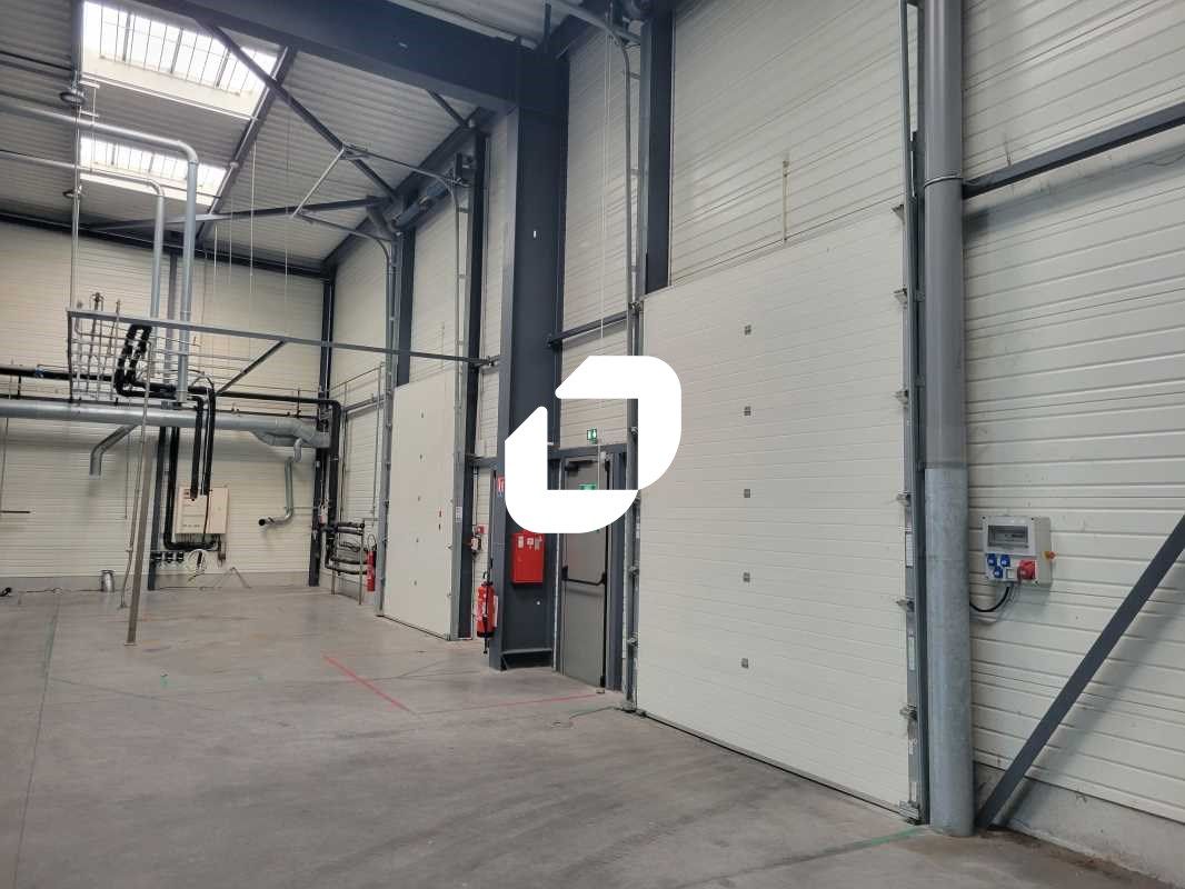 Proche des grands axes routiers avec une bonne vi