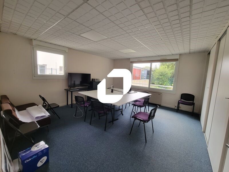 Situé au sud de Nantes, à proximité de la Gare de