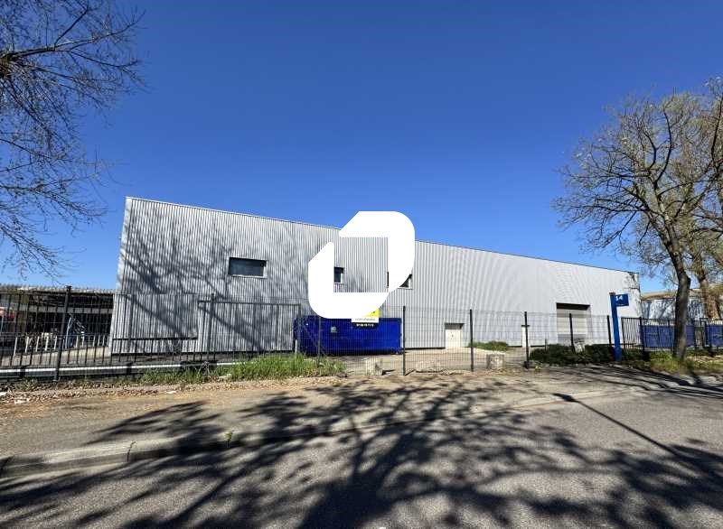 IMMPROVE vous propose  à la location un entrepôt 