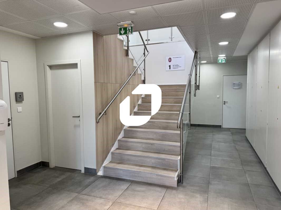 IMMPROVE vous propose à la location 120 m² de bur