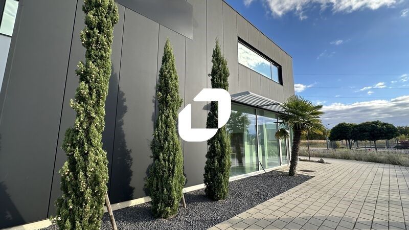 IMMPROVE vous propose à la location, dans la zone