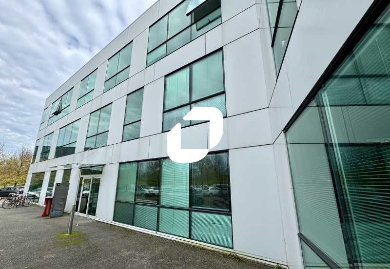 IMMPROVE  vous propose à la location, deux platea