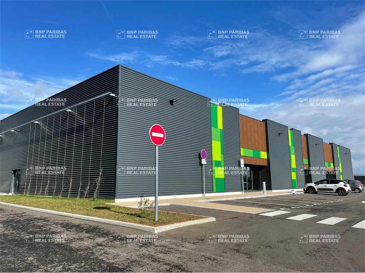 Vente Activité 2950.06 m² divisibles 69480 Anse