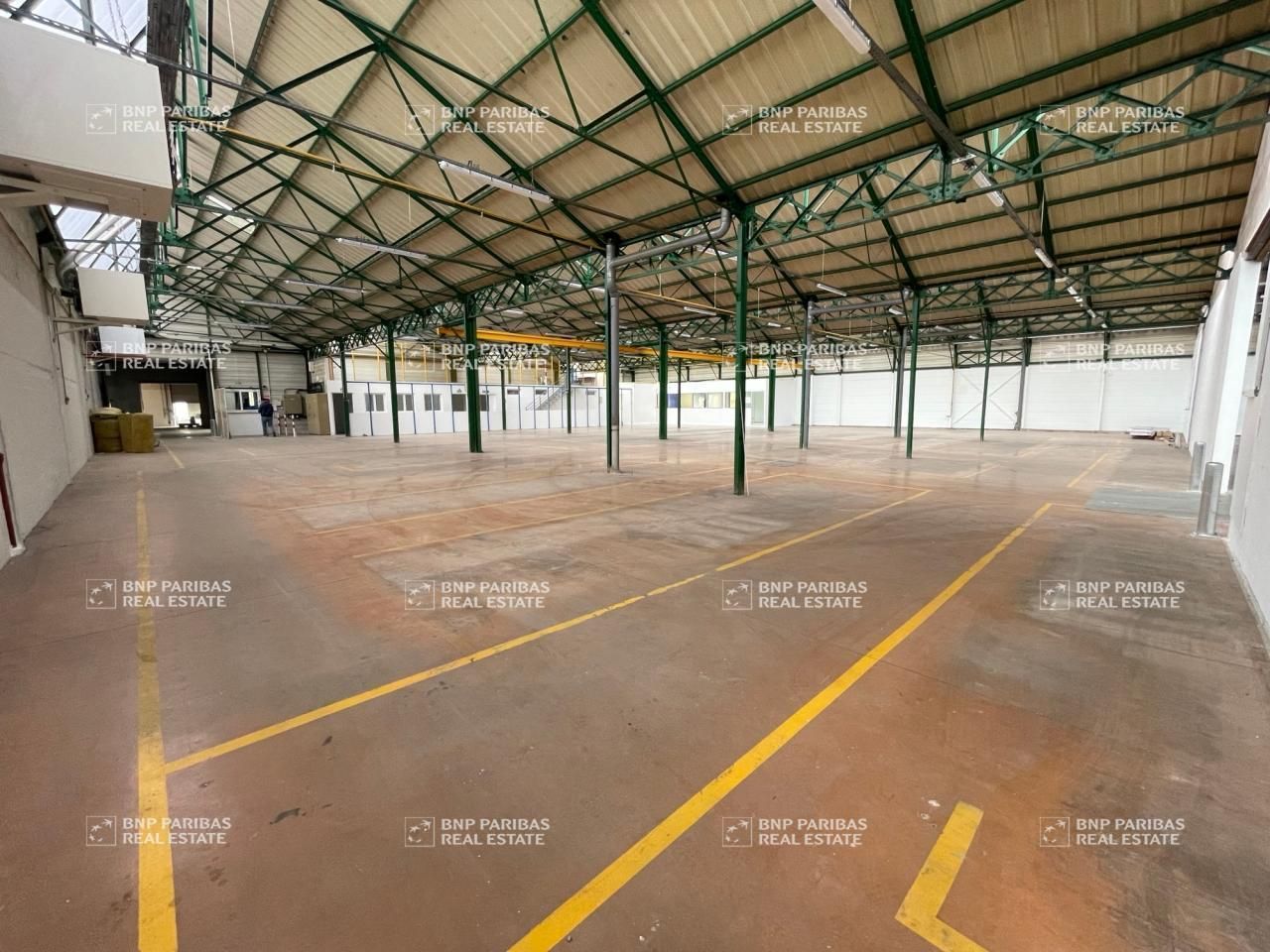 Location PME-PMI 3850 m² divisibles 93170 Bagnolet