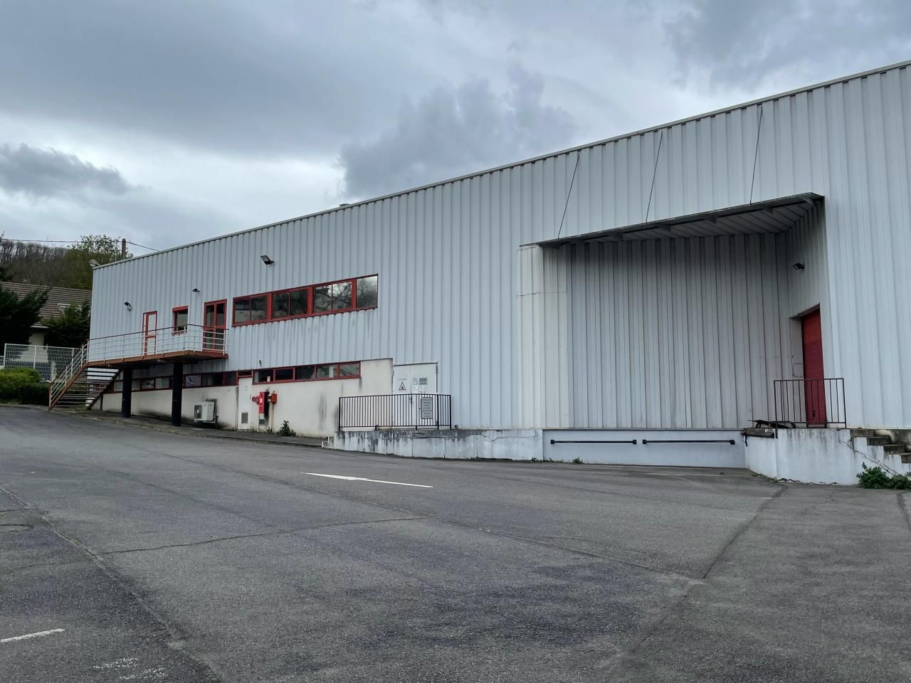 Location Activité 1613.15 m² non divisibles 95130 Franconville