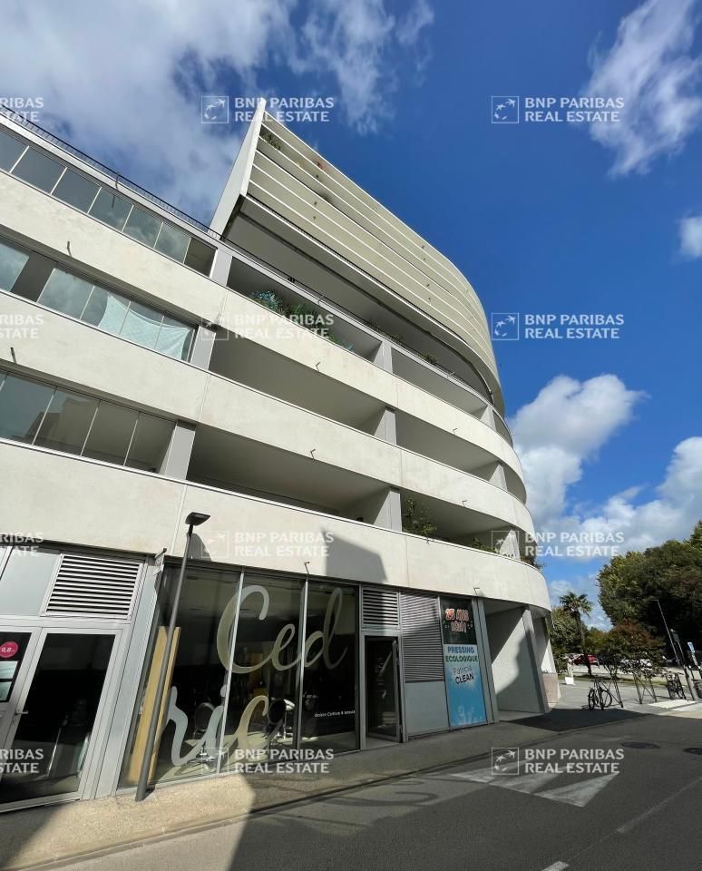 Location Local commercial 82 m² non divisibles 64100 Bayonne