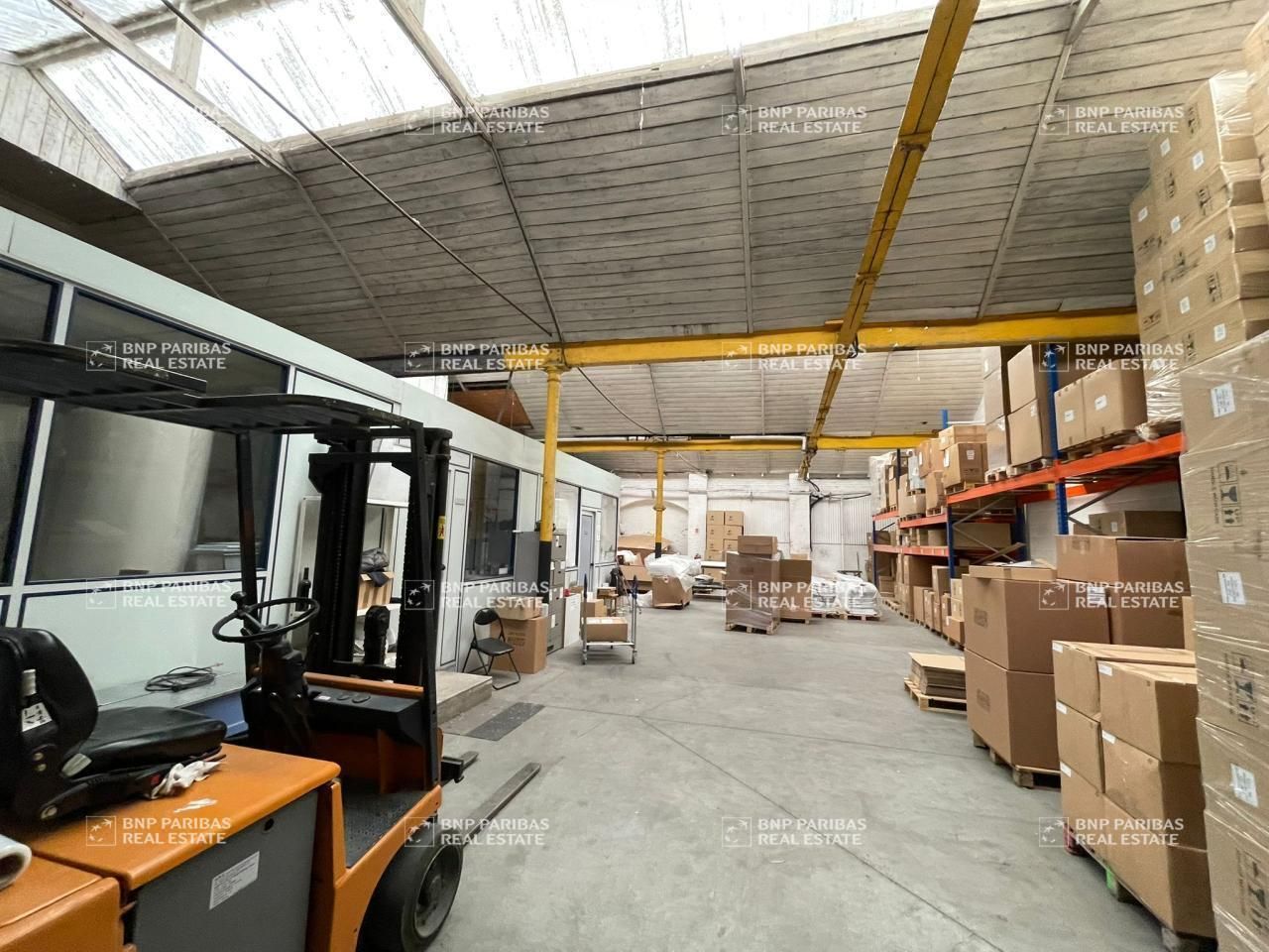 460 m² pour ce activité en location à Templeuve