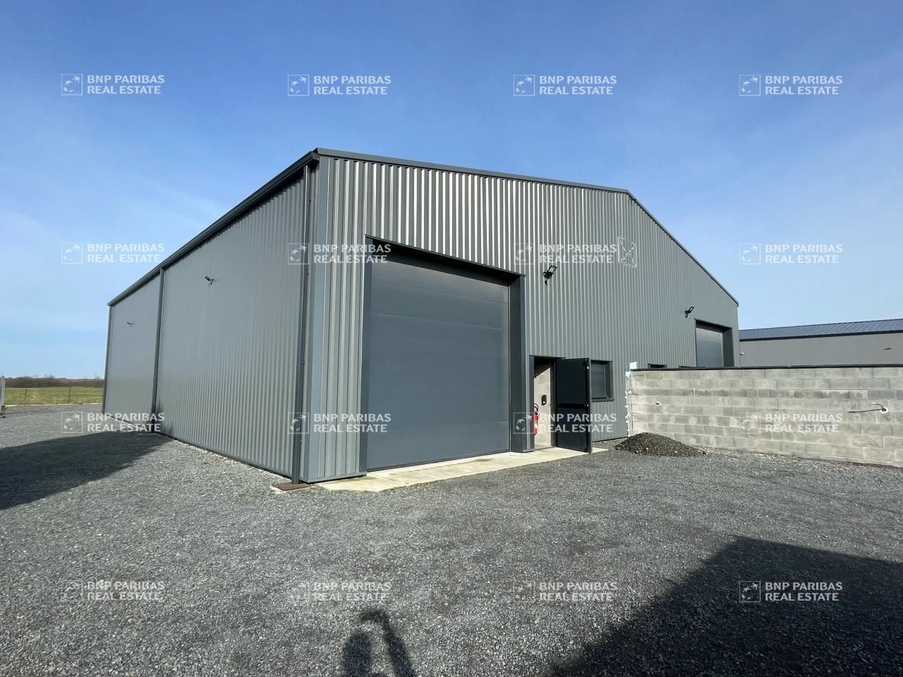 Location Activité 396 m² divisibles 37190 Druye