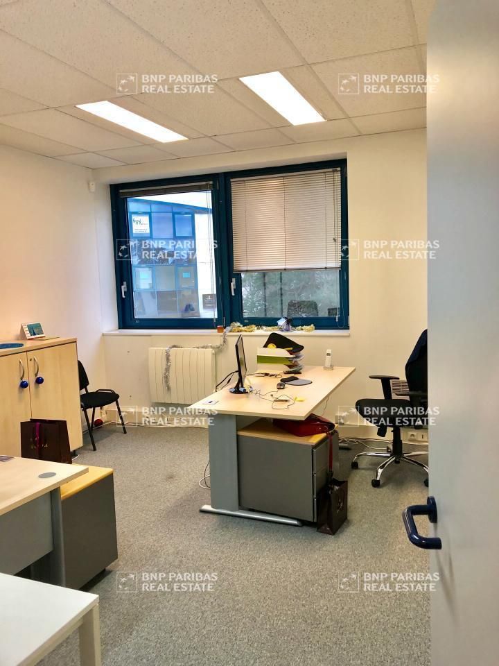 225 m² pour ce bureaux en location à Écully