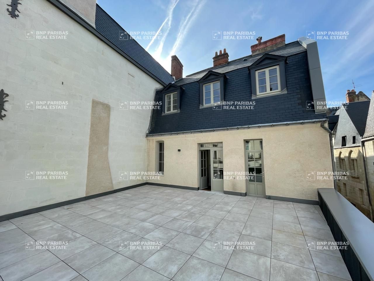 444 m² pour ce bureaux en location à Tours